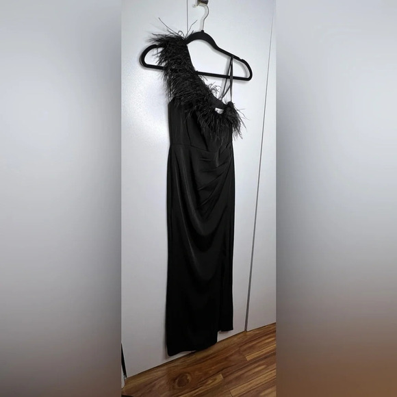 Mac Duggal - ONE SHOULDER FEATHER TRIM BLACK GOWN - size 0- NWT $498 - Picture 4 of 8